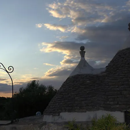 别墅 Dei Tigli - Trulli E Relax 卡斯特拉纳格罗泰